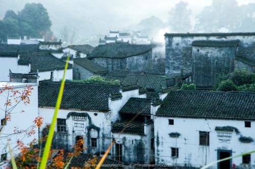 形容电闪雷鸣害怕的说说 天天下雨的心情说说